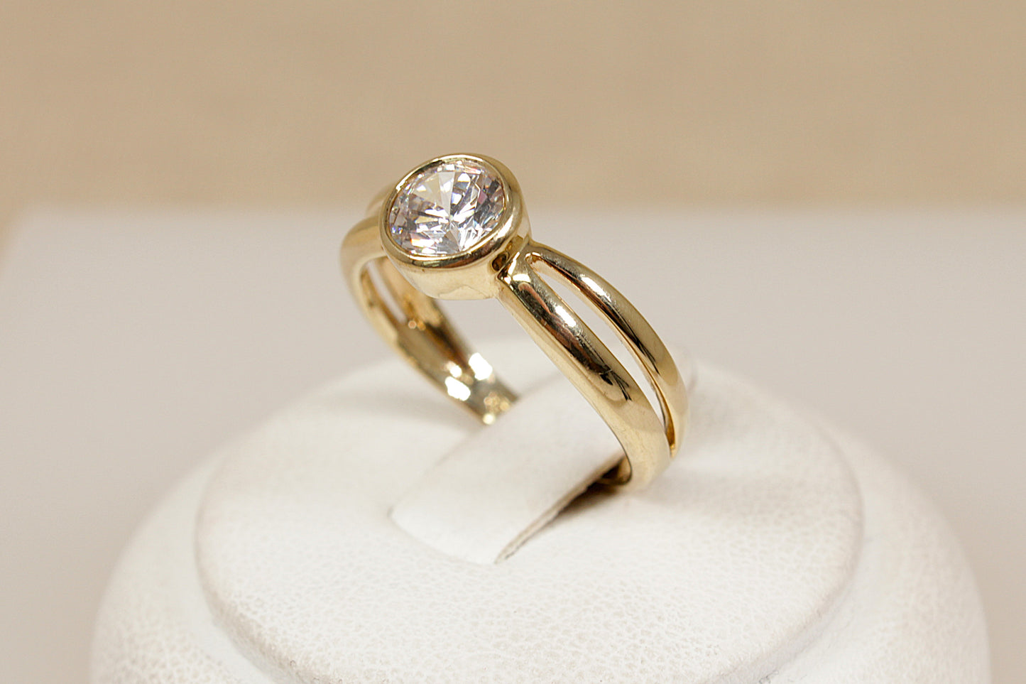 9ct Gold Cubic Zirconia Solitaire Ring