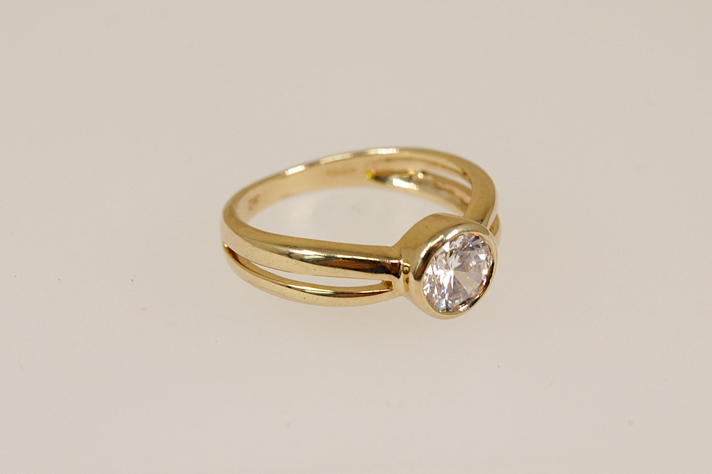 9ct Gold Cubic Zirconia Solitaire Ring