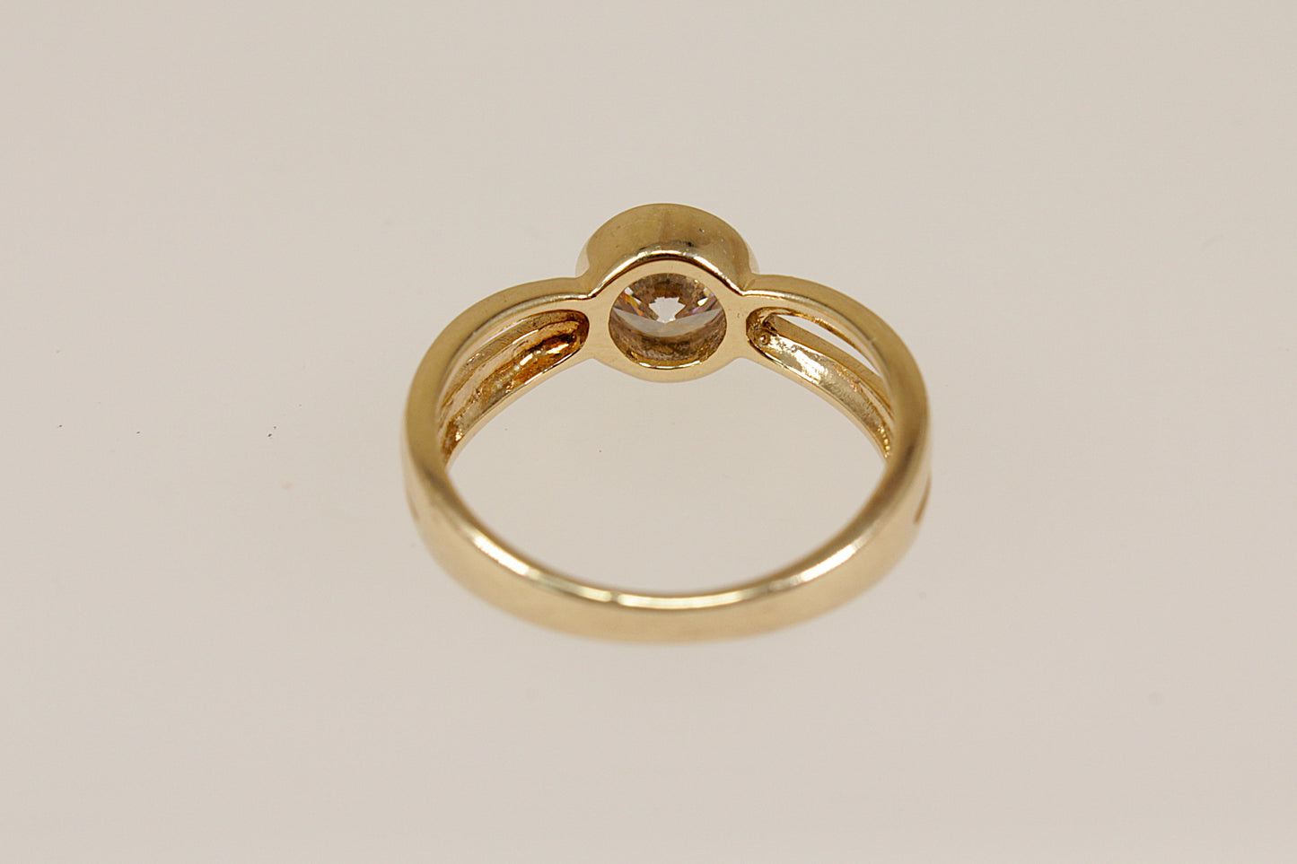 9ct Gold Cubic Zirconia Solitaire Ring