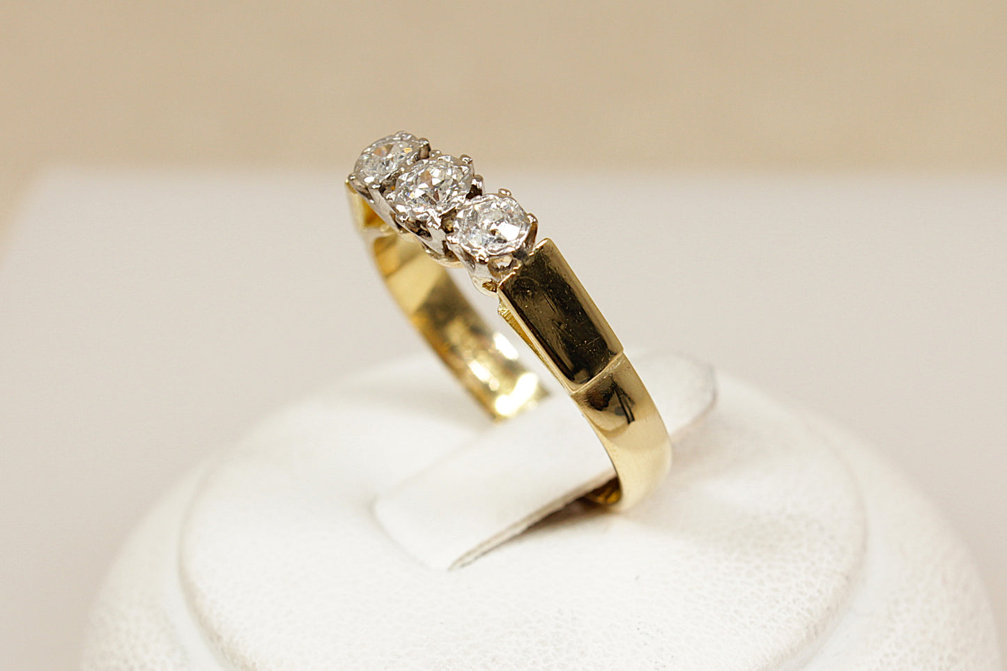 Vintage 18ct Gold Diamond Trilogy Ring