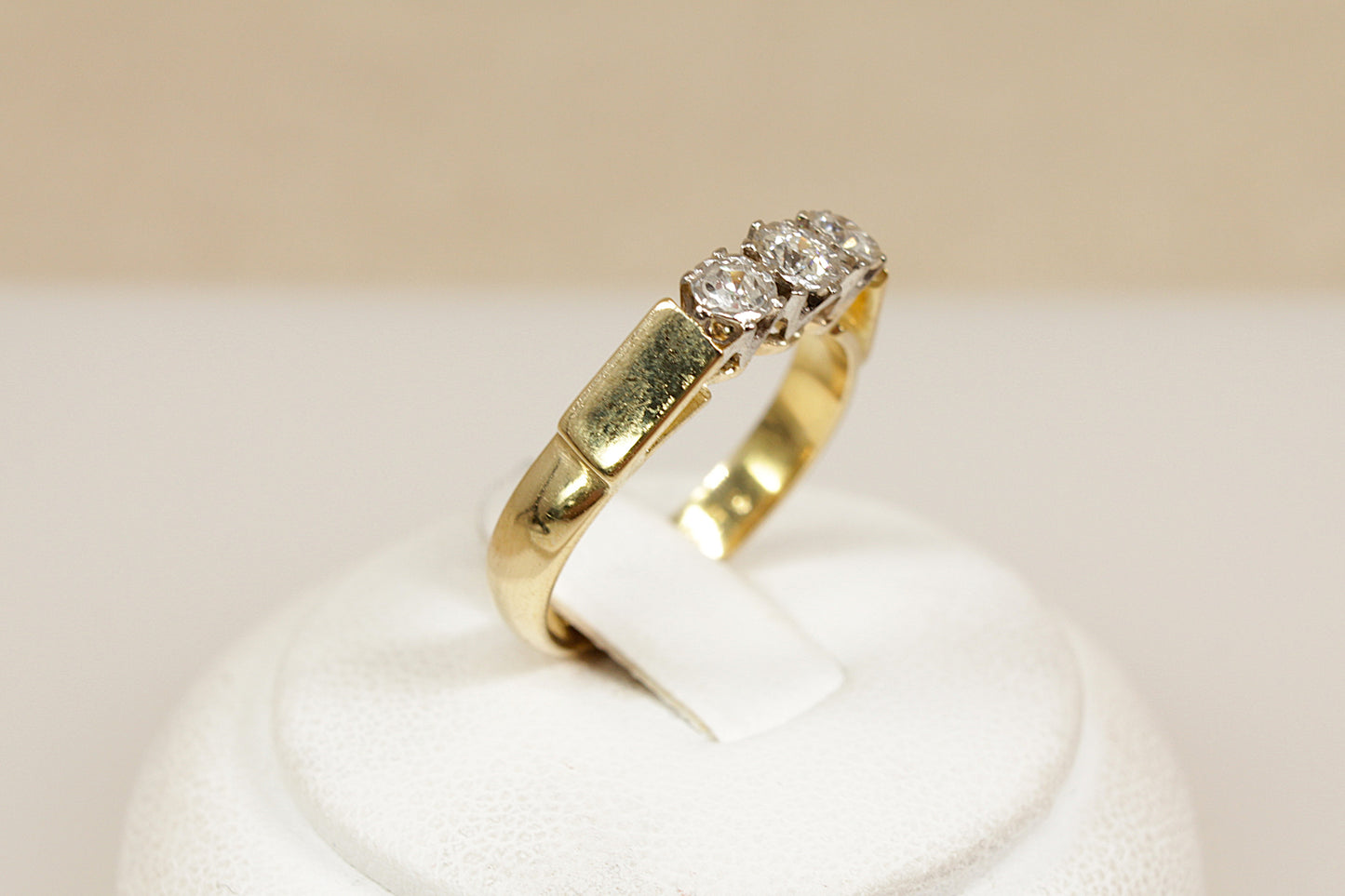 Vintage 18ct Gold Diamond Trilogy Ring
