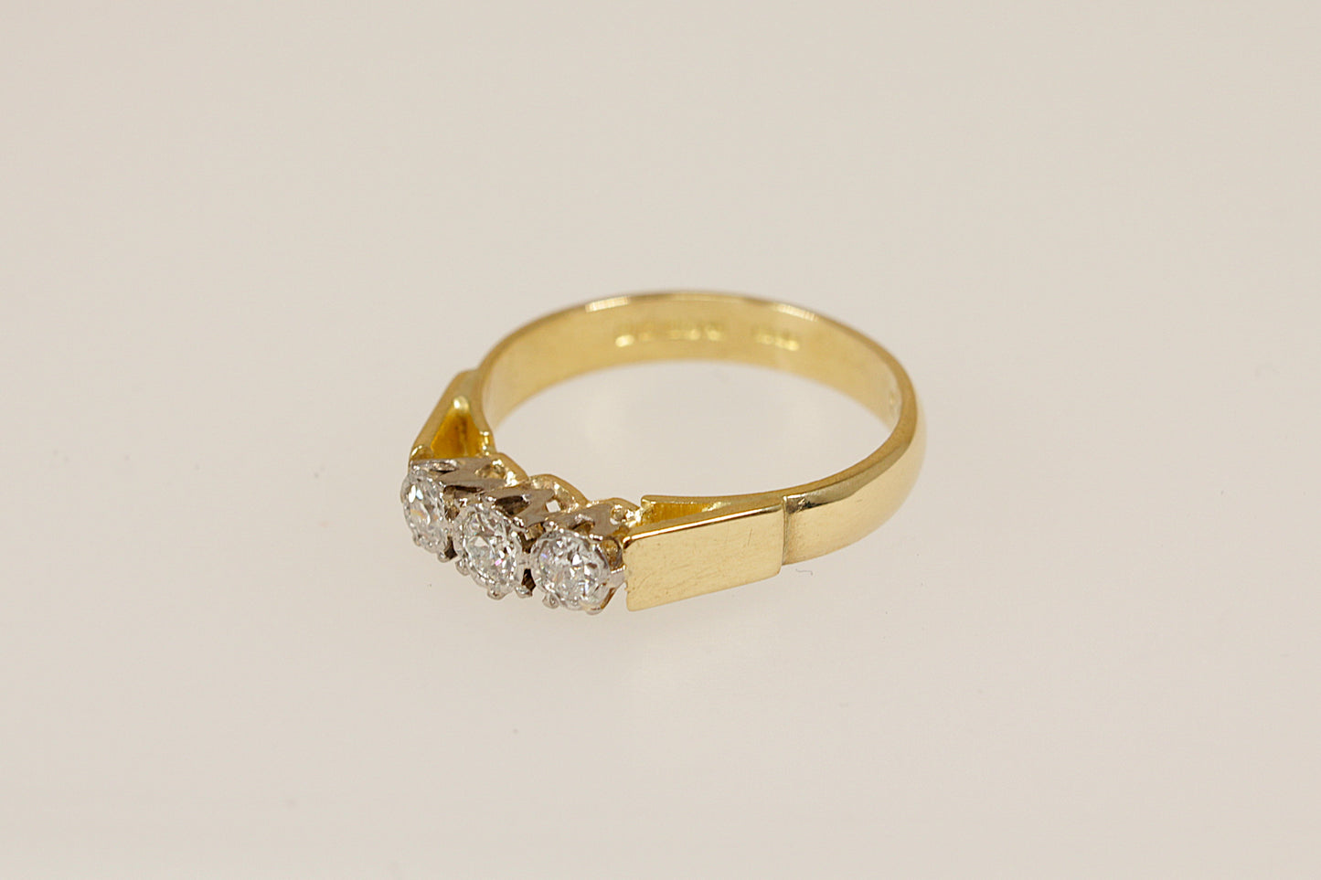 Vintage 18ct Gold Diamond Trilogy Ring