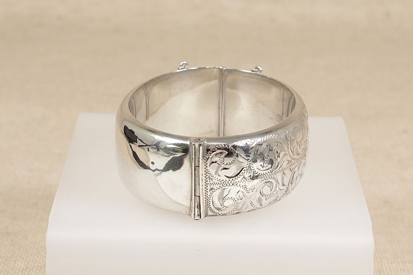 Vintage Silver Hinged Cuff Bangle Bracelet - 7"