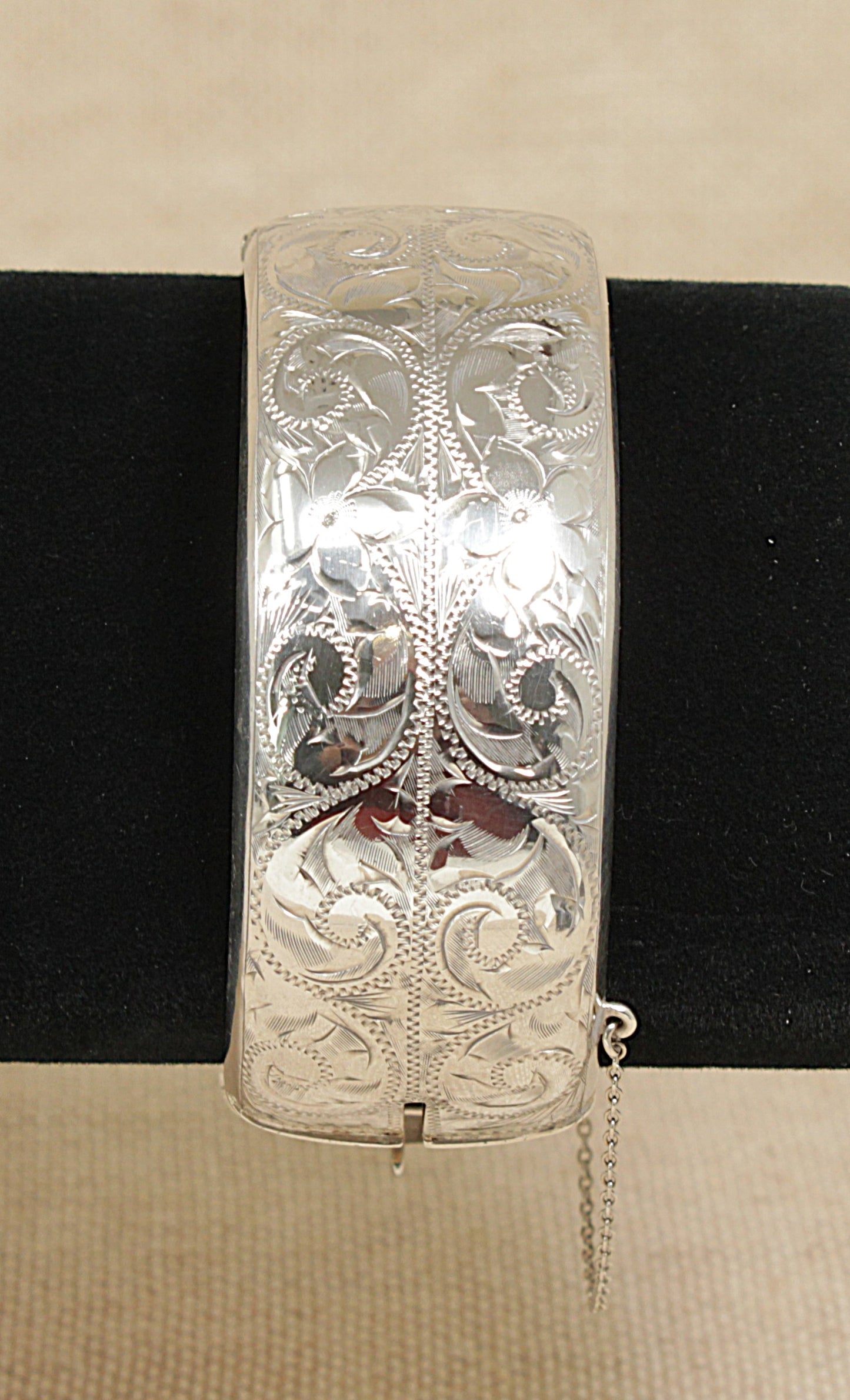 Vintage Silver Hinged Cuff Bangle Bracelet - 7"