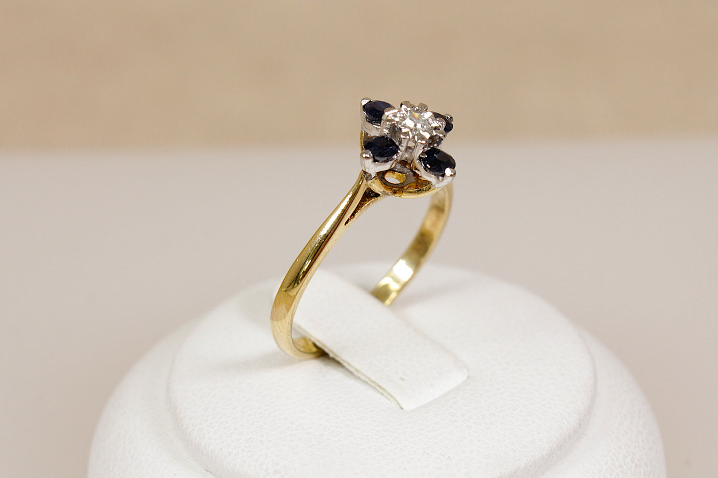 Vintage 18ct Sapphire & Diamond Ring
