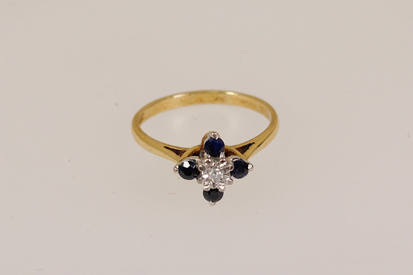 Vintage 18ct Sapphire & Diamond Ring