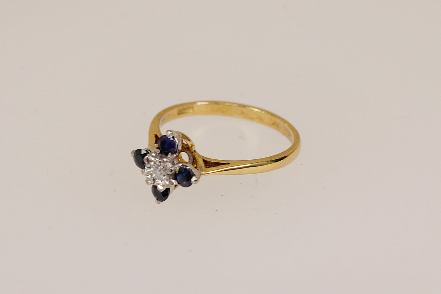 Vintage 18ct Sapphire & Diamond Ring