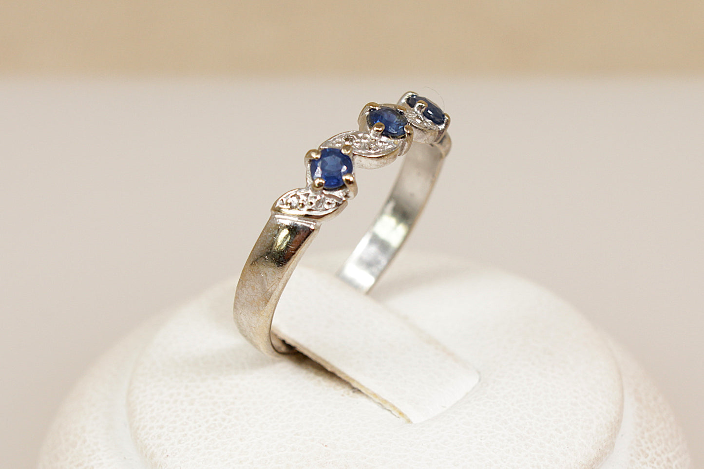 18ct White Gold Sapphire and Diamond Ring
