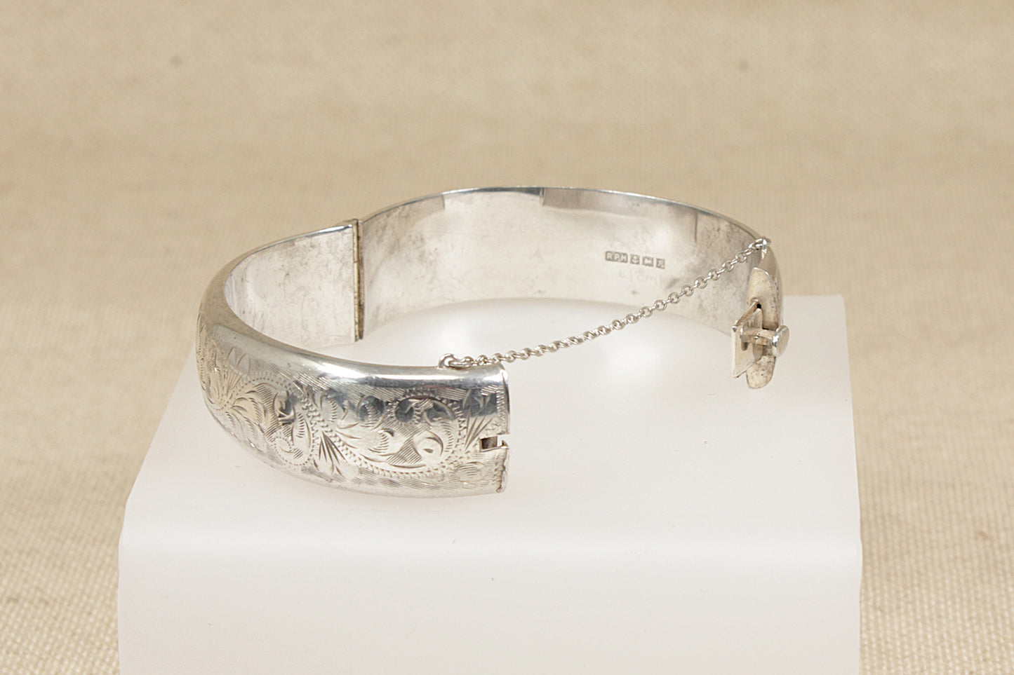 Vintage Silver Hinged Cuff Bangle Bracelet - 7"