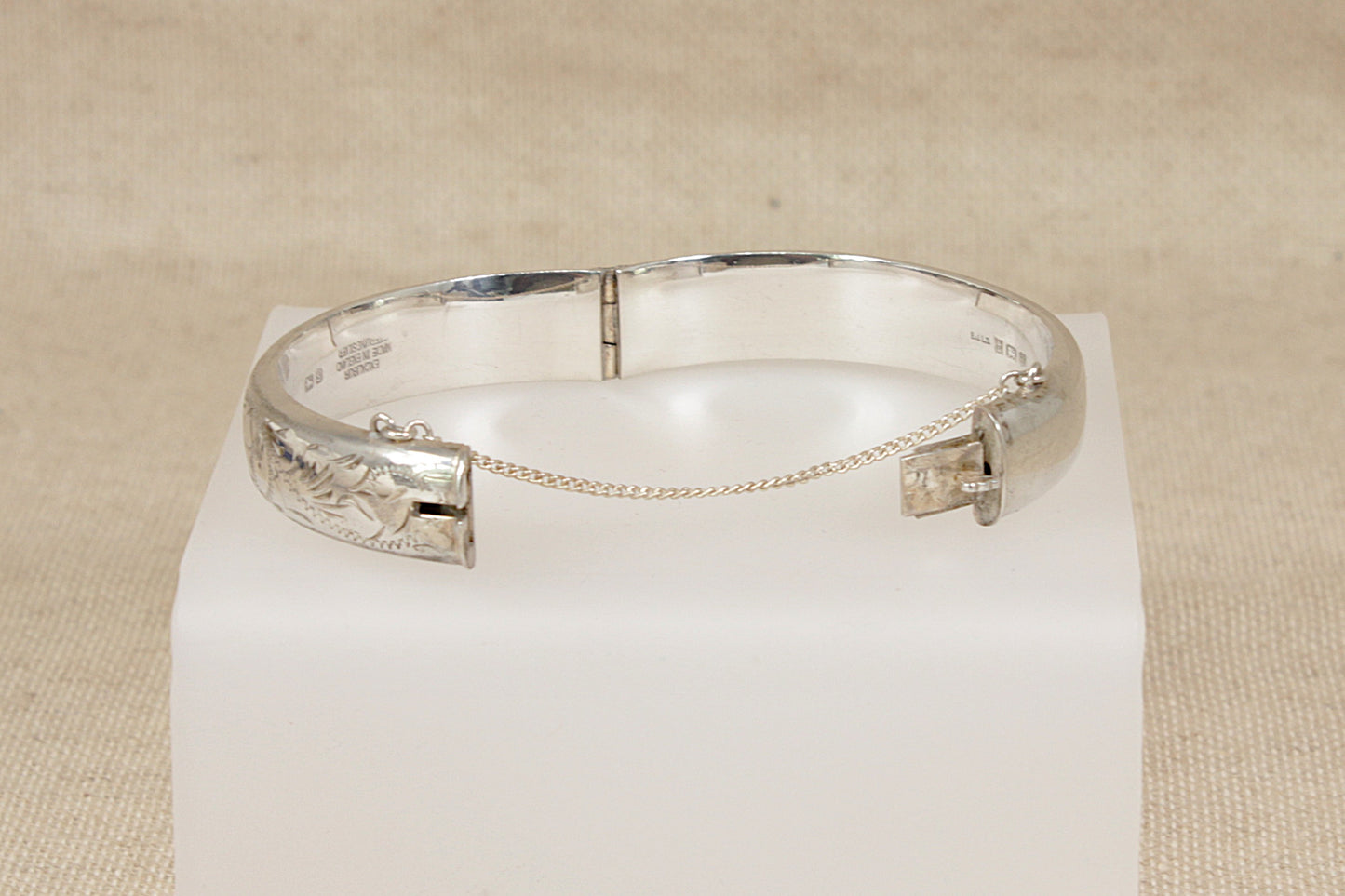 Classic Vintage Sterling Silver Hinged Bangle Bracelet - 7 ¼"
