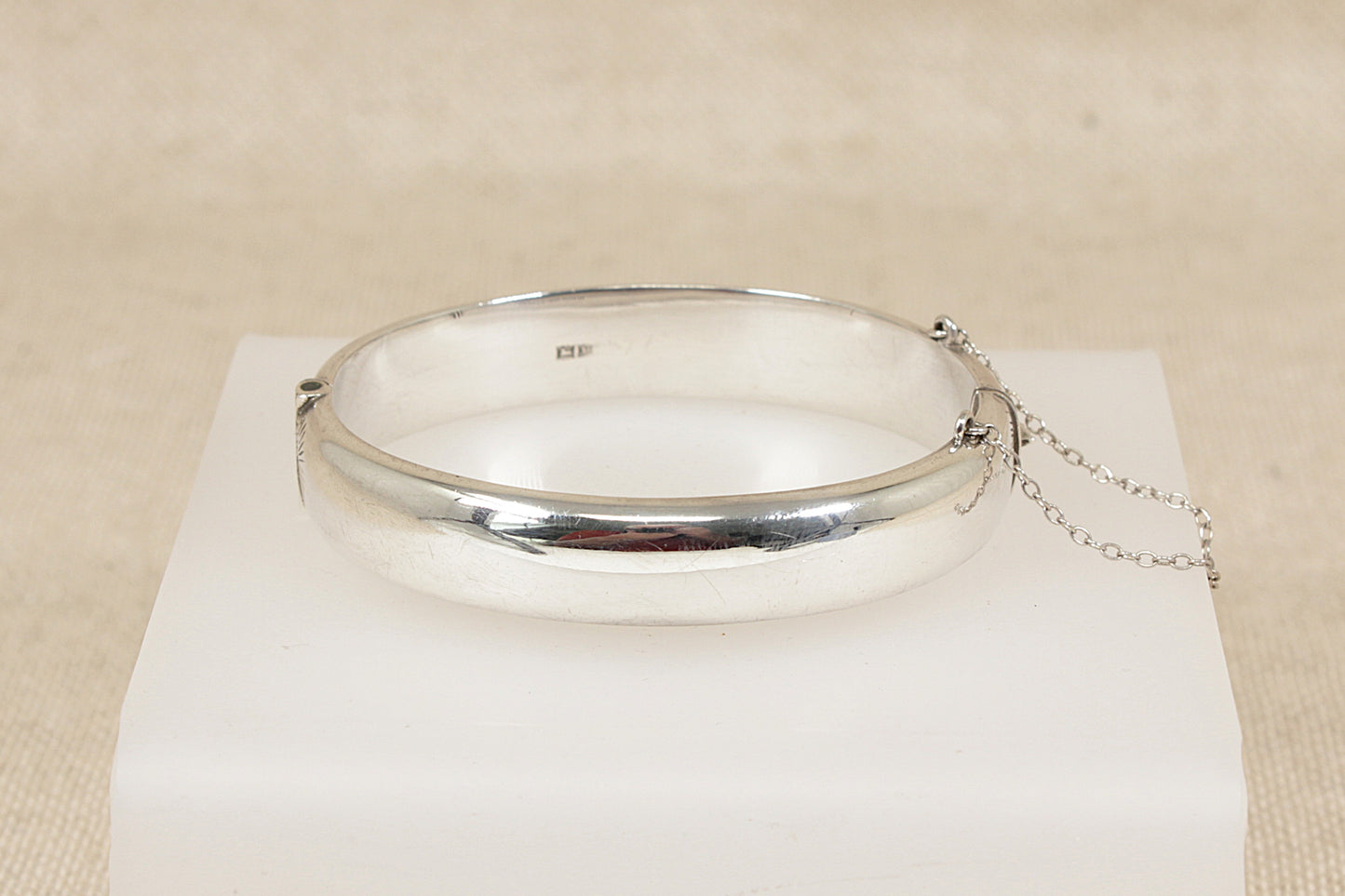 Classic Vintage Sterling Silver Hinged Bangle Bracelet - 7 ¼"