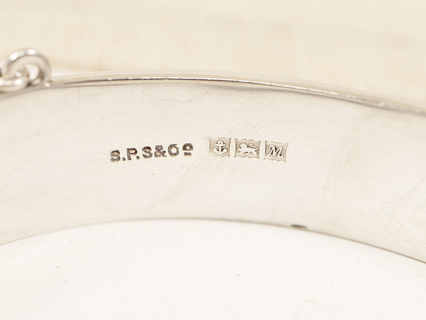 Classic Vintage Sterling Silver Hinged Bangle Bracelet - 7 ¼"