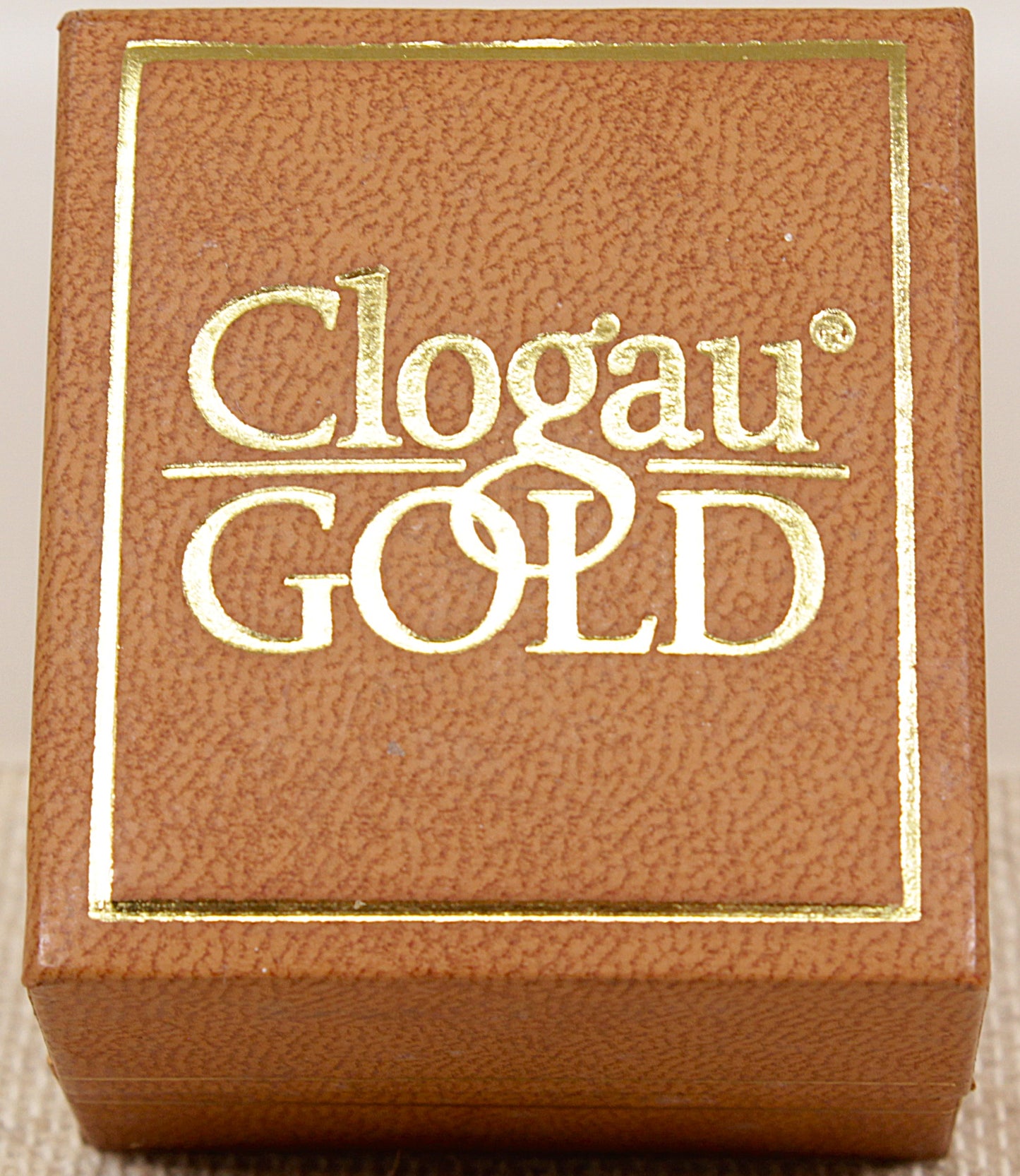 Stunning 9ct Welsh Gold ‘Annwyl’ Celtic Knot Wedding Band by Clogau
