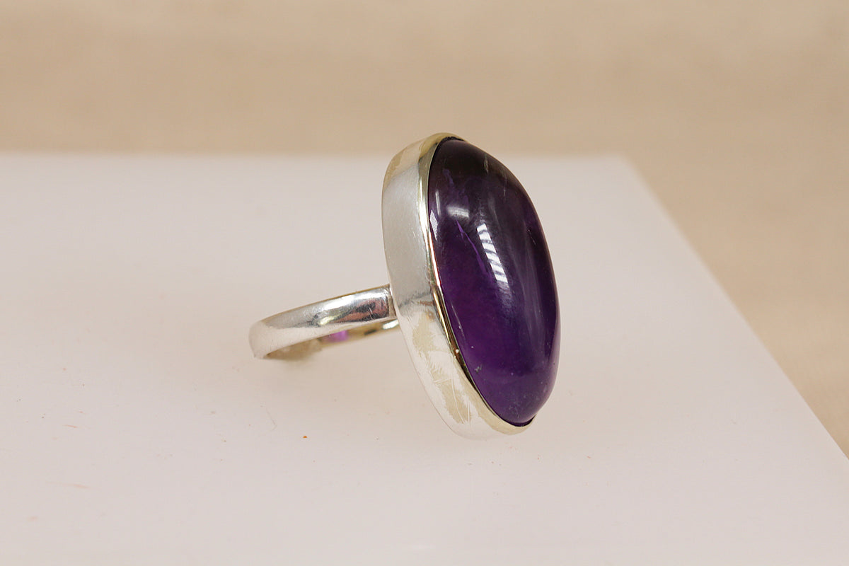 Stunning Sterling Silver Amethyst Cabochon Statement Ring