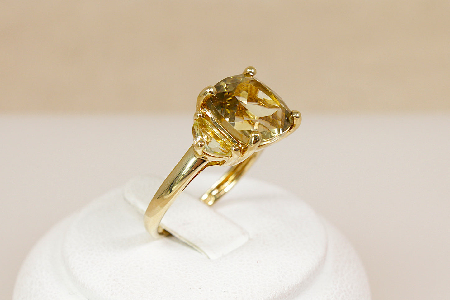 Striking 9ct Gold Lemon Citrine Statement Ring
