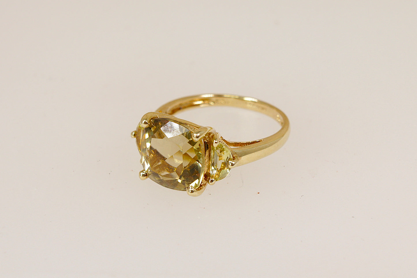 Striking 9ct Gold Lemon Citrine Statement Ring