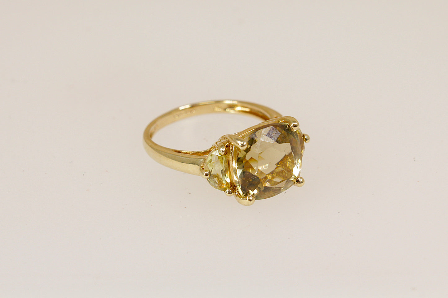Striking 9ct Gold Lemon Citrine Statement Ring