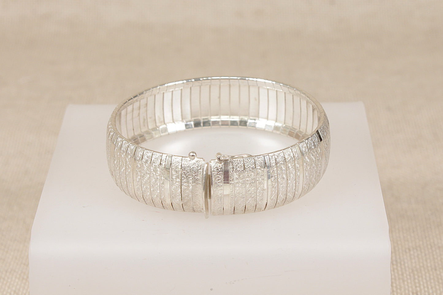 Stylish Italian Silver Flexible Bangle Bracelet - 7 ½"