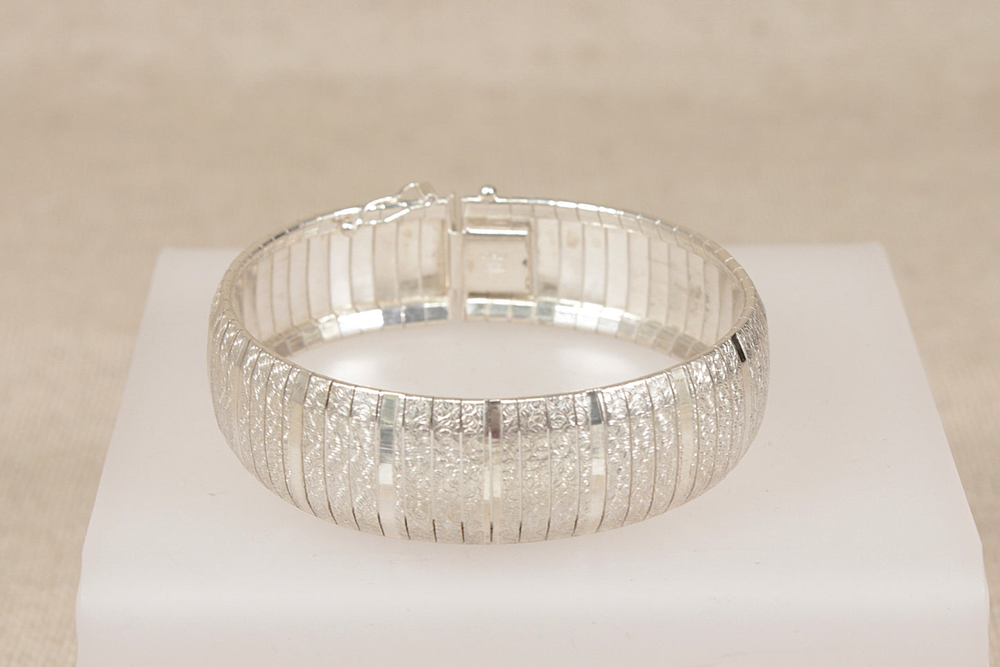 Stylish Italian Silver Flexible Bangle Bracelet - 7 ½"