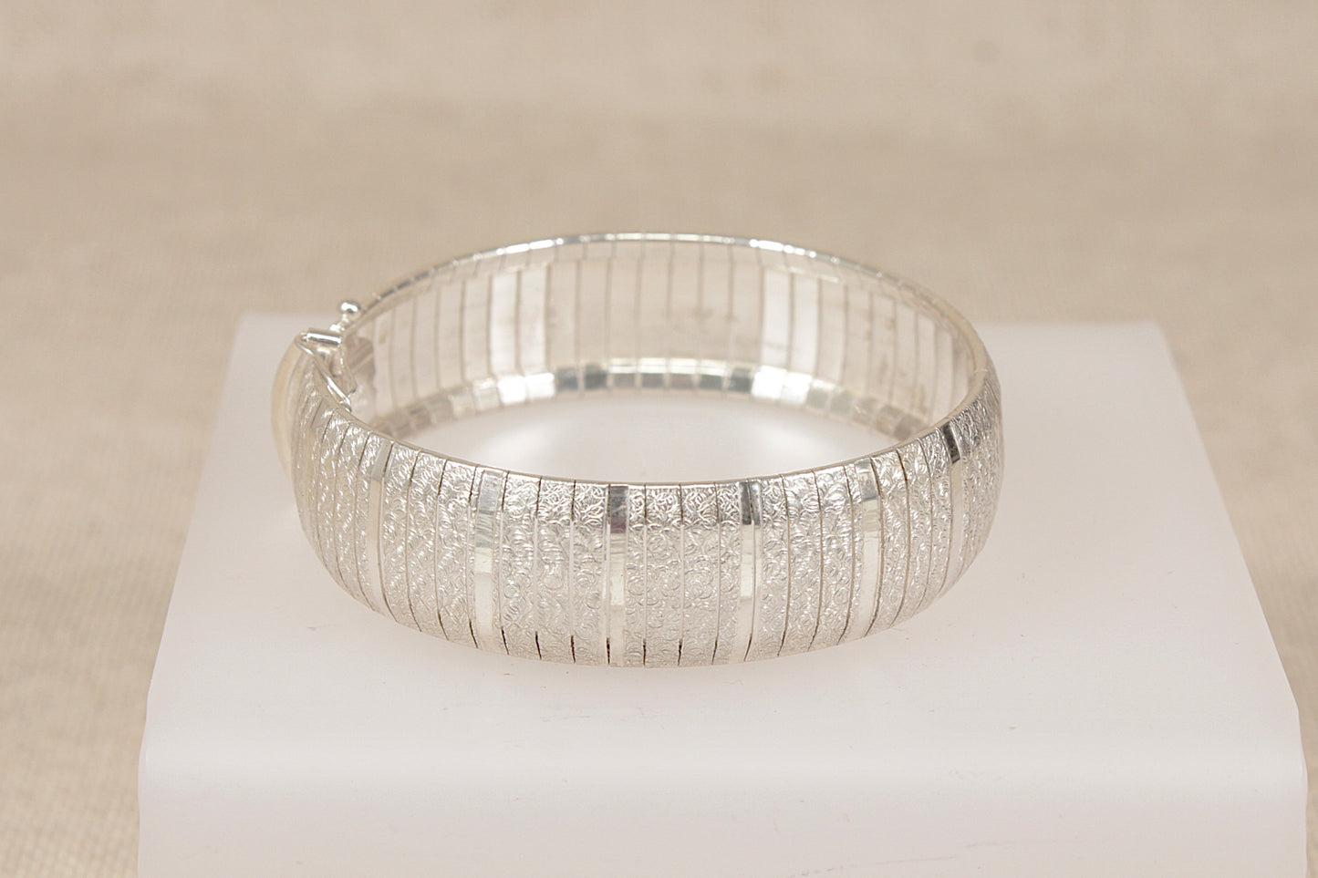 Stylish Italian Silver Flexible Bangle Bracelet - 7 ½"