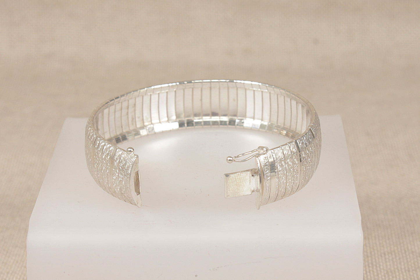 Stylish Italian Silver Flexible Bangle Bracelet - 7 ½"