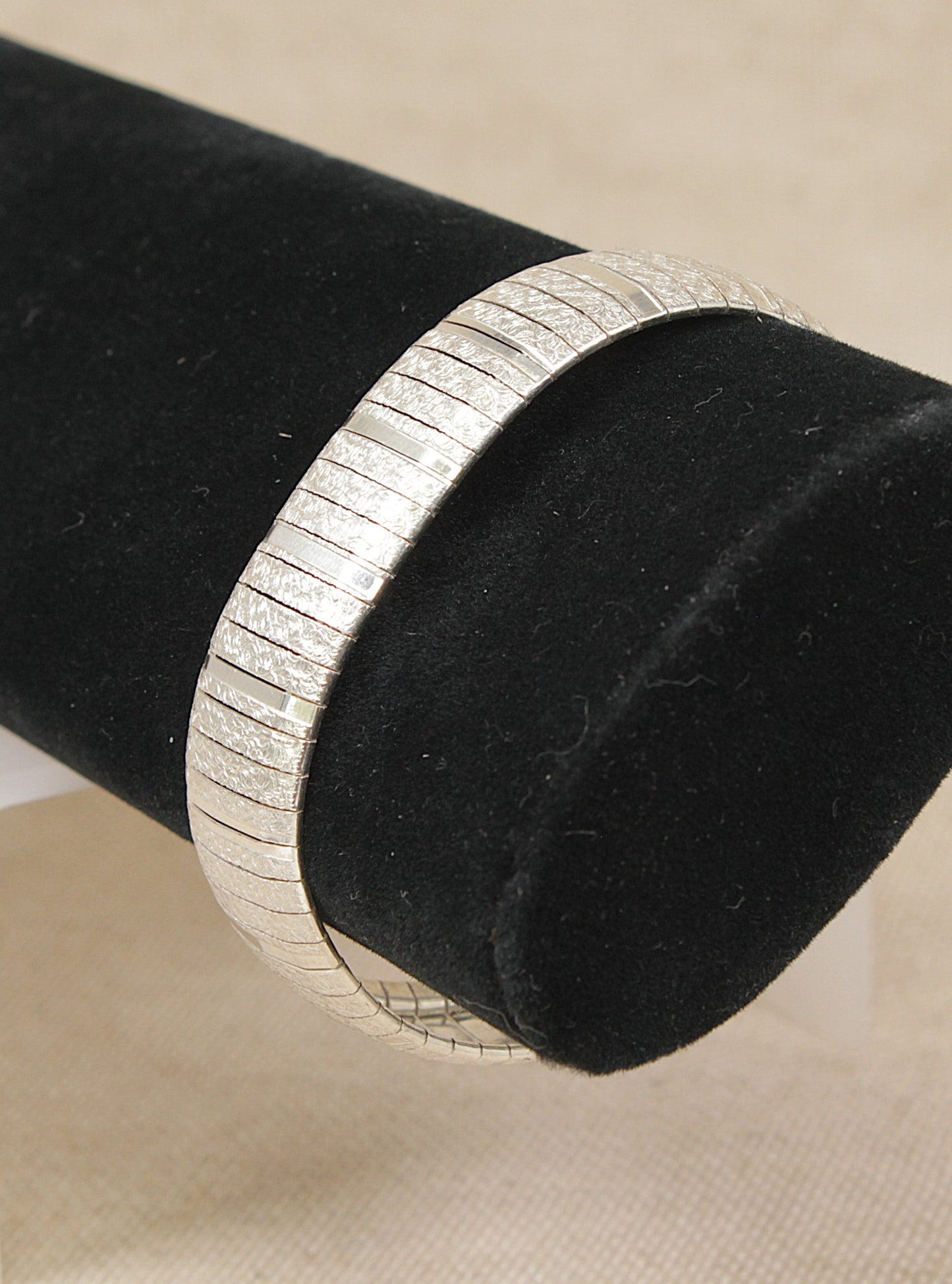 Stylish Italian Silver Flexible Bangle Bracelet - 7 ½"