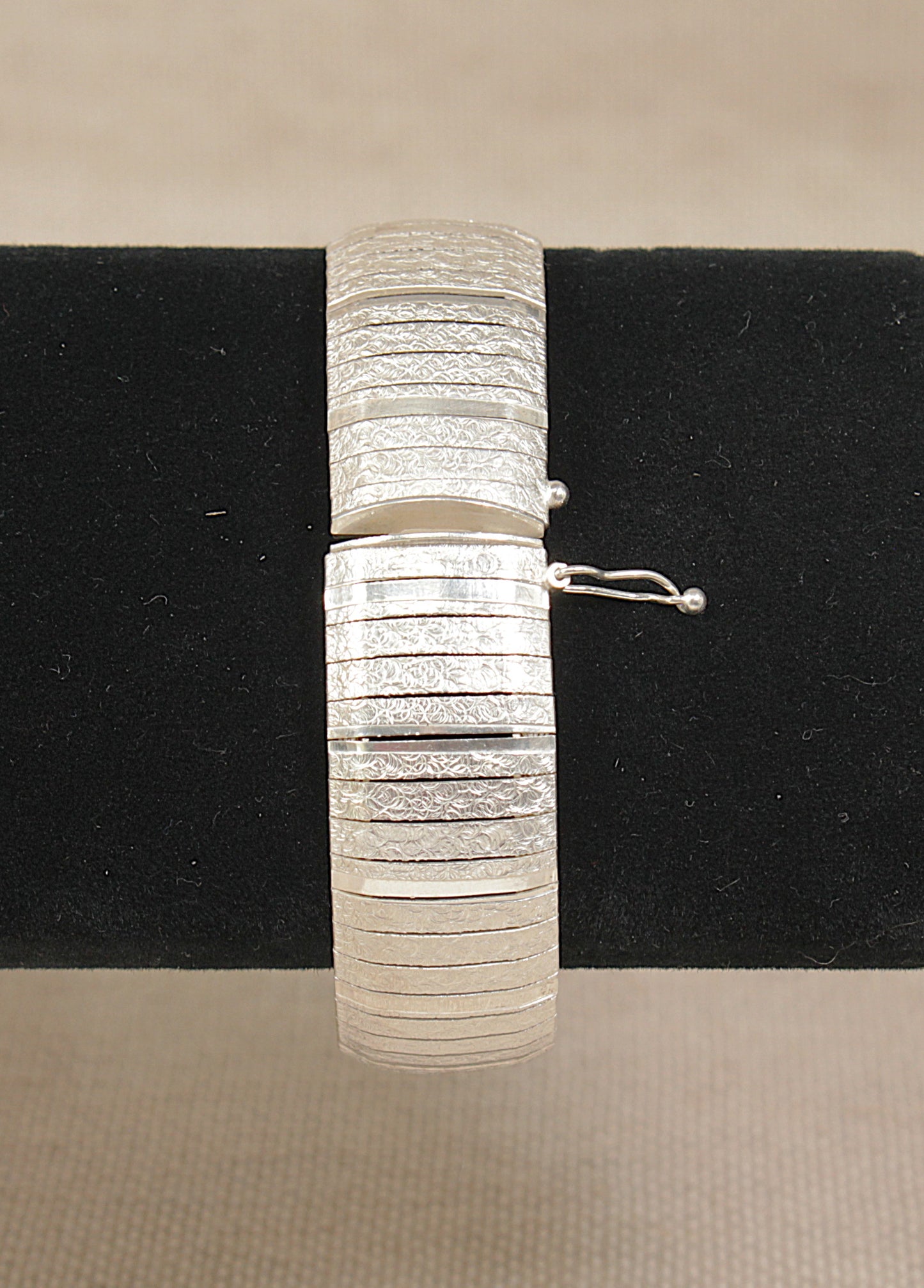Stylish Italian Silver Flexible Bangle Bracelet - 7 ½"