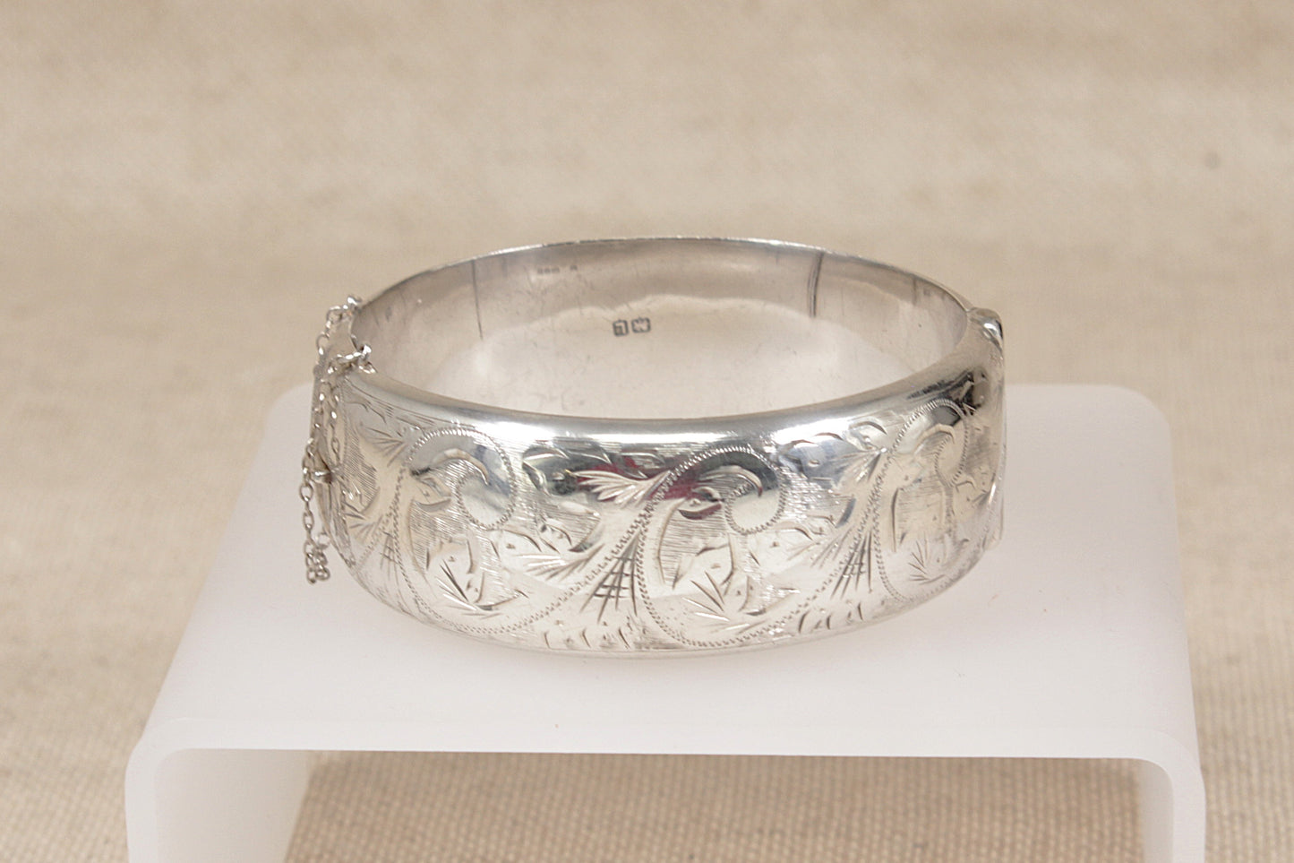 Stunning Vintage Sterling Silver Hinged Cuff Bangle Bracelet - 7"