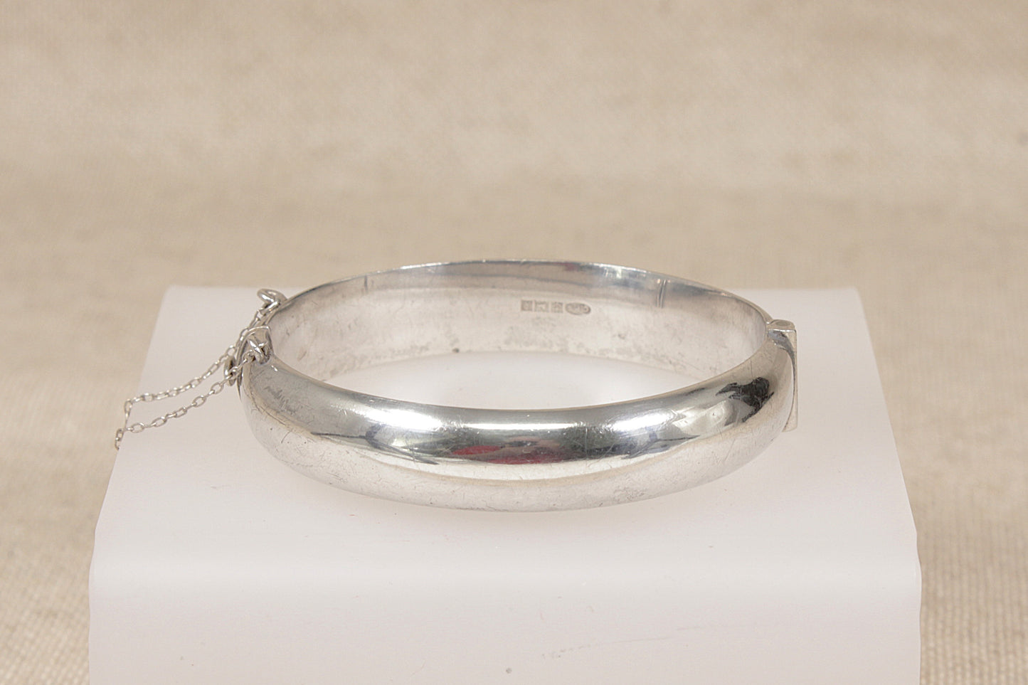 Classic Vintage Sterling Silver Hinged Bangle Bracelet - 7"