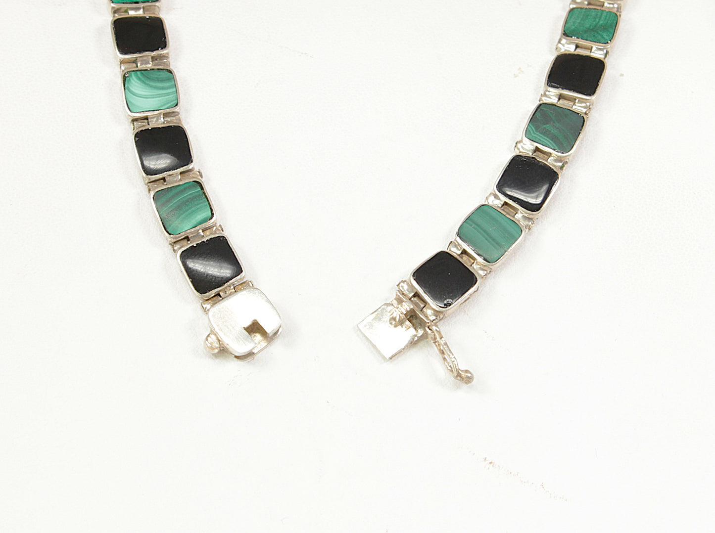 Exceptional 950 Silver Malachite & Onyx Articulated Necklace