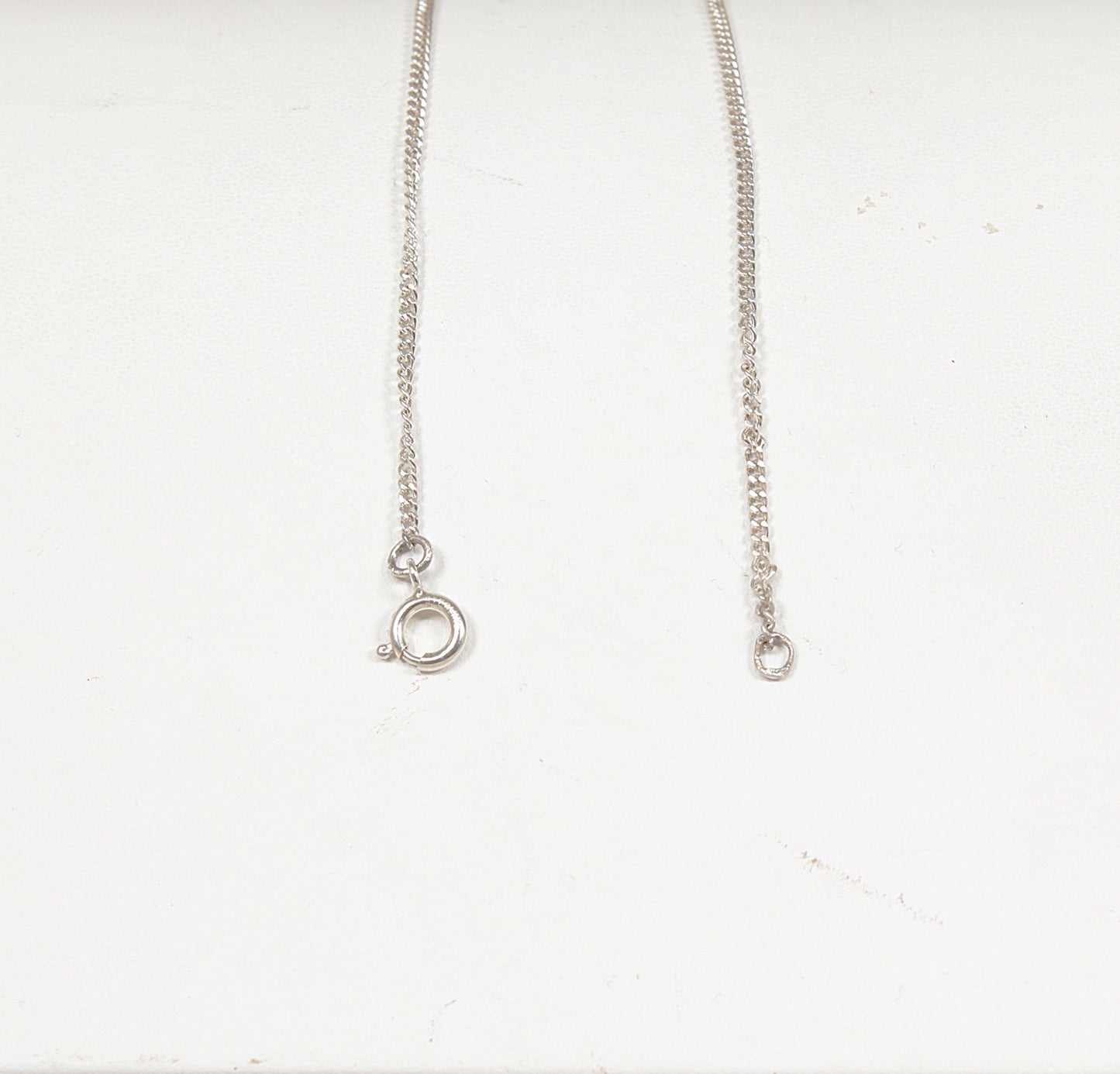 Impressive Vintage Sterling Silver & Moss Agate Pendant and Chain Necklace.
