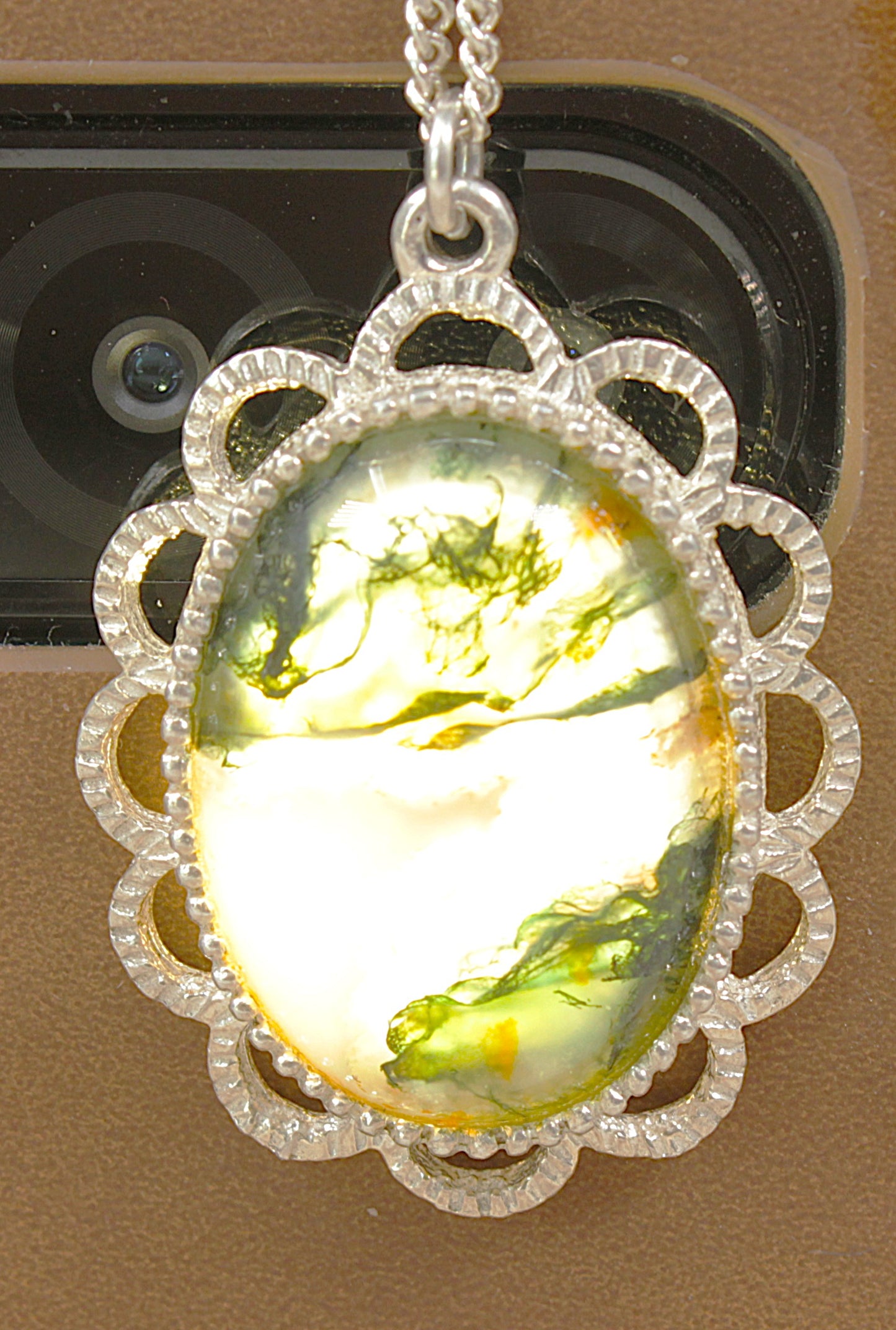 Impressive Vintage Sterling Silver & Moss Agate Pendant and Chain Necklace.
