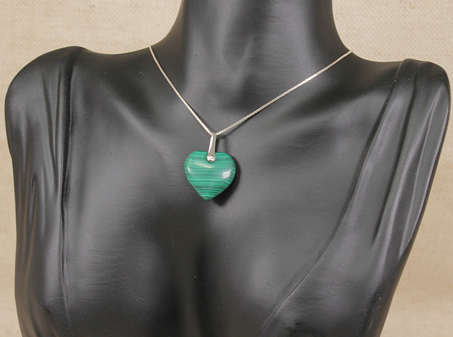 Pretty Sterling Silver & Malachite Heart Pendant Necklace