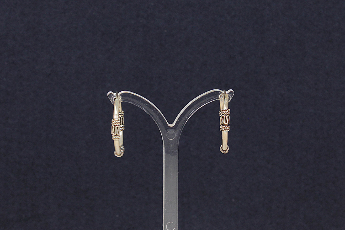 Stylish Sterling Silver Suarti Style Hoop Earrings