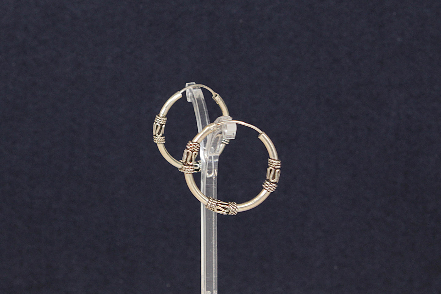 Stylish Sterling Silver Suarti Style Hoop Earrings