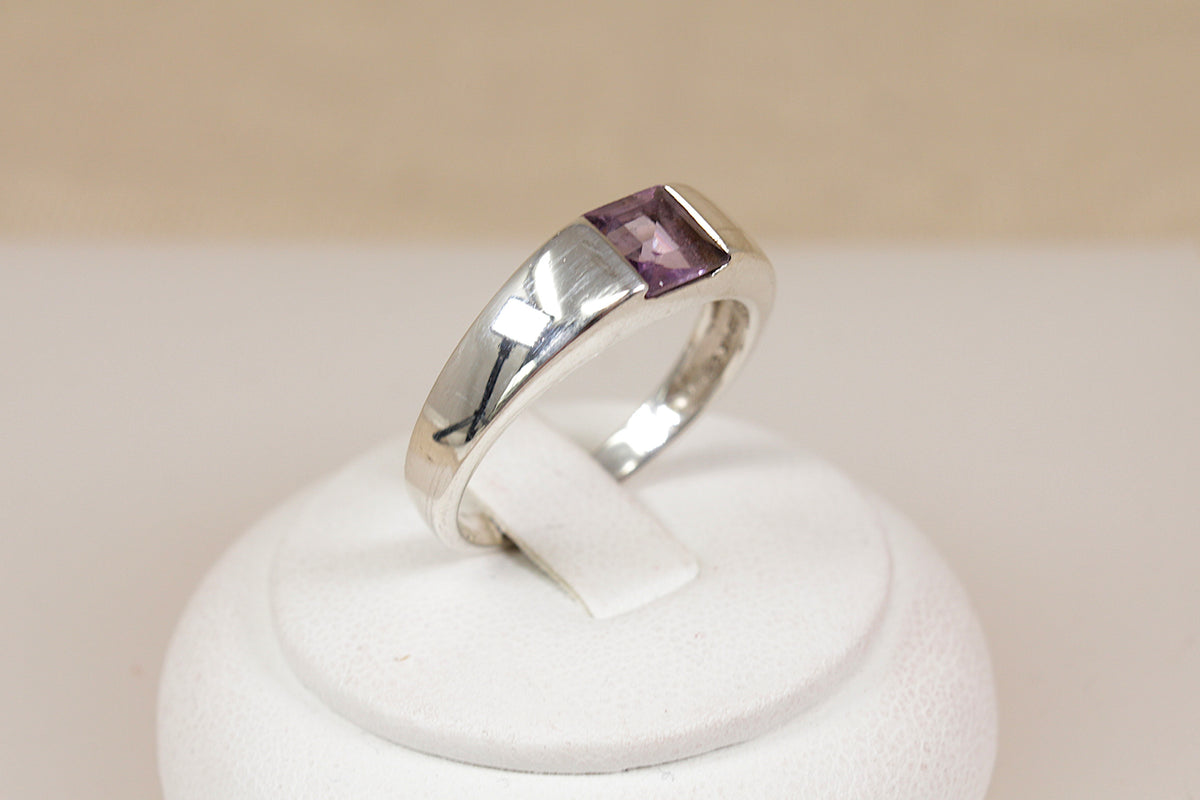 Stylish Kit Heath Sterling Silver Amethyst Geometric Ring