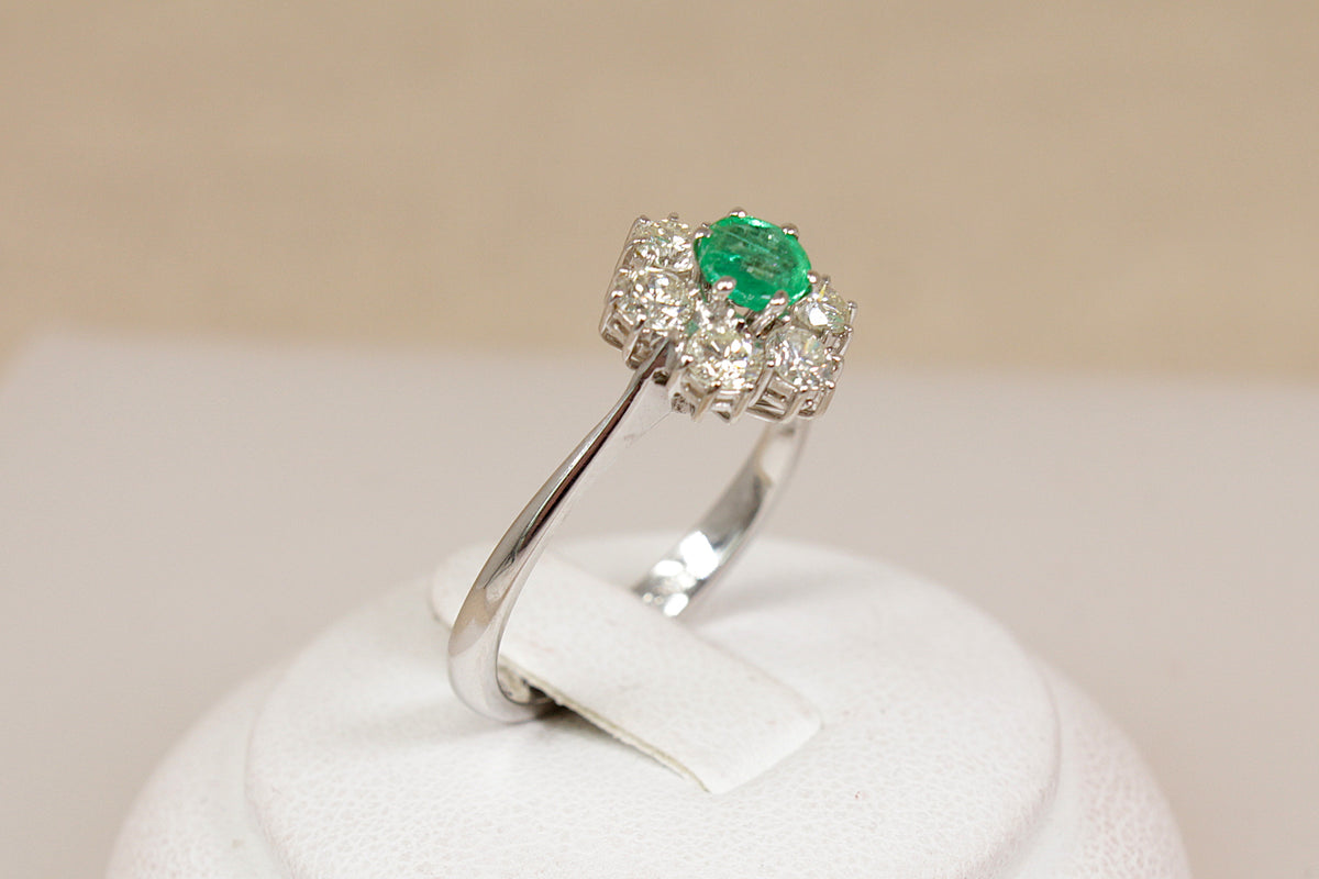 Exceptional 18ct White Gold Emerald & Diamond Cluster Ring