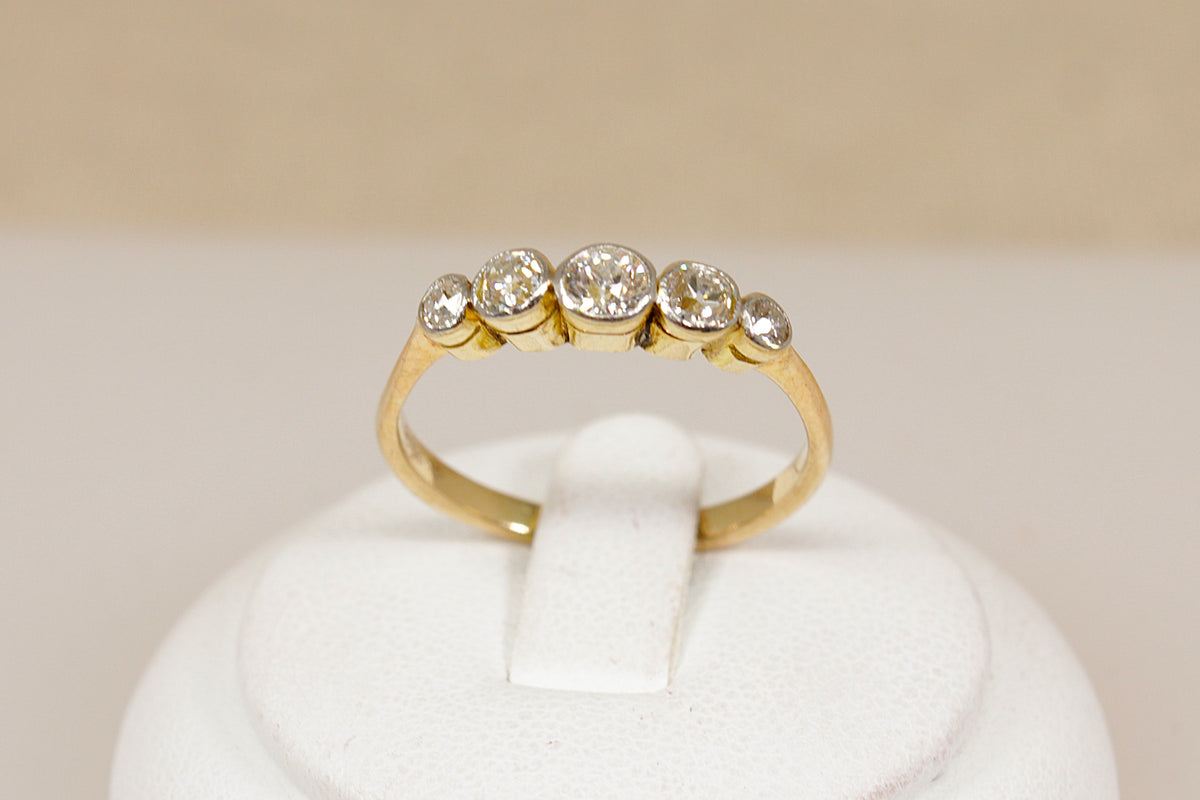 Classic 18ct Gold Graduated Five Stone Old Cut Diamond Ring – 0.45ct