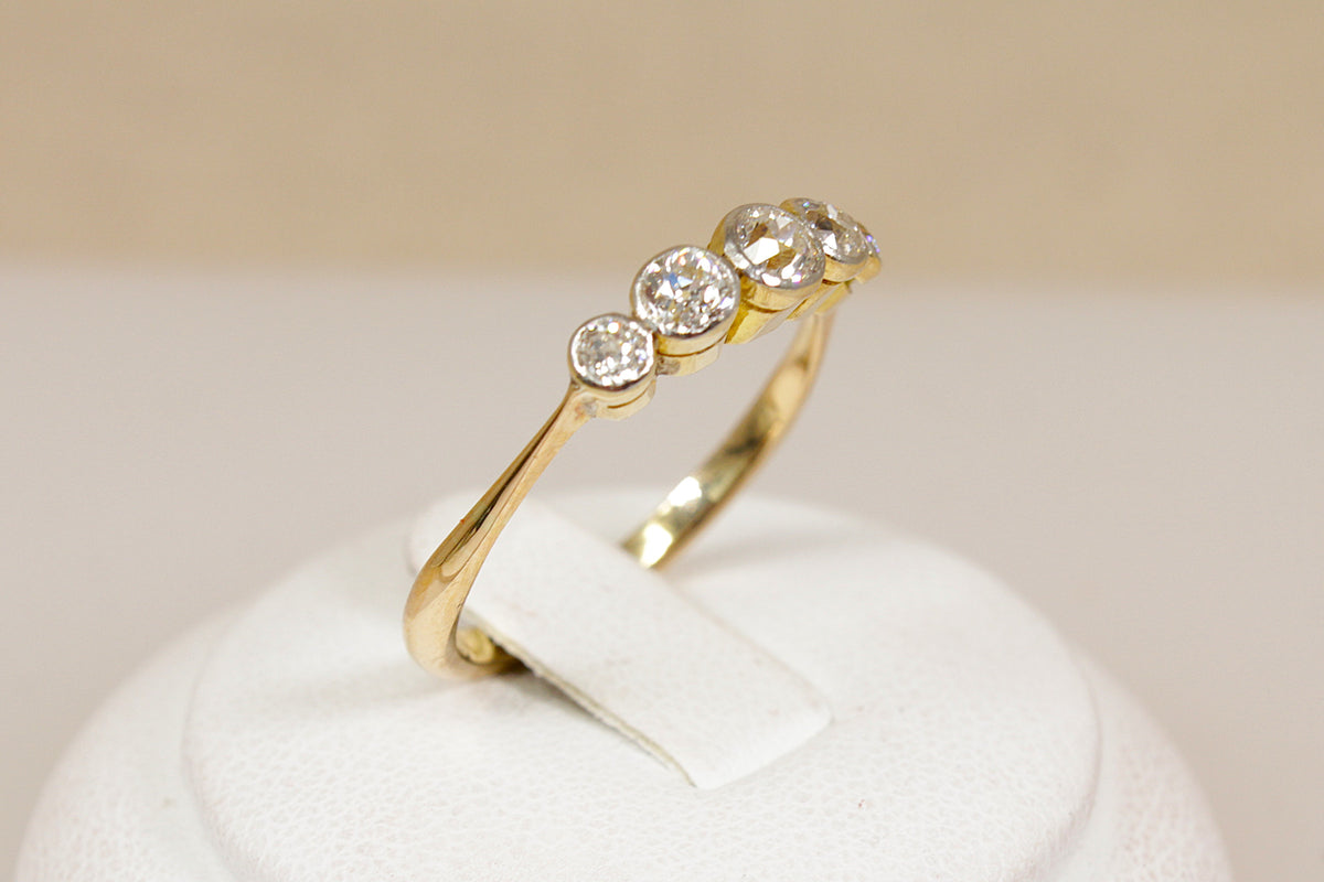 Classic 18ct Gold Graduated Five Stone Old Cut Diamond Ring – 0.45ct