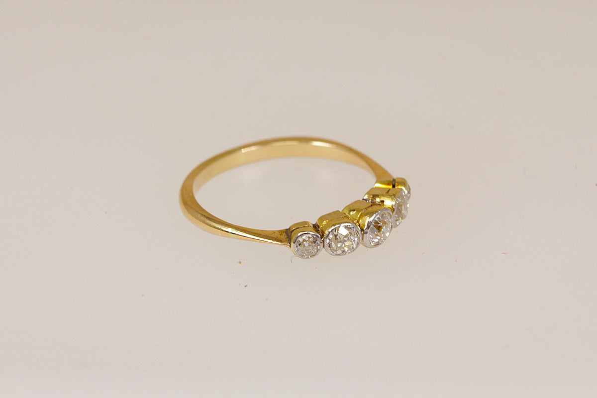 Classic 18ct Gold Graduated Five Stone Old Cut Diamond Ring – 0.45ct