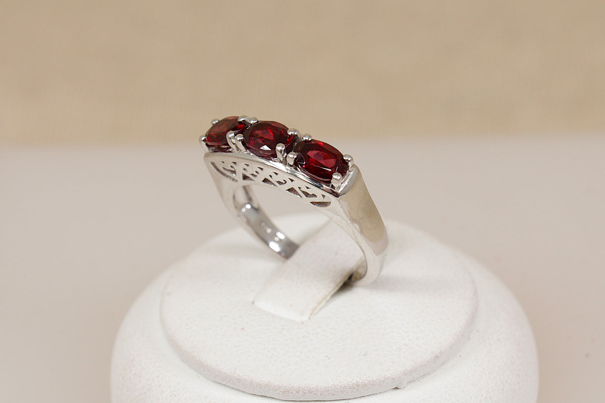 Stylish Sterling Silver Garnet Trilogy Ring