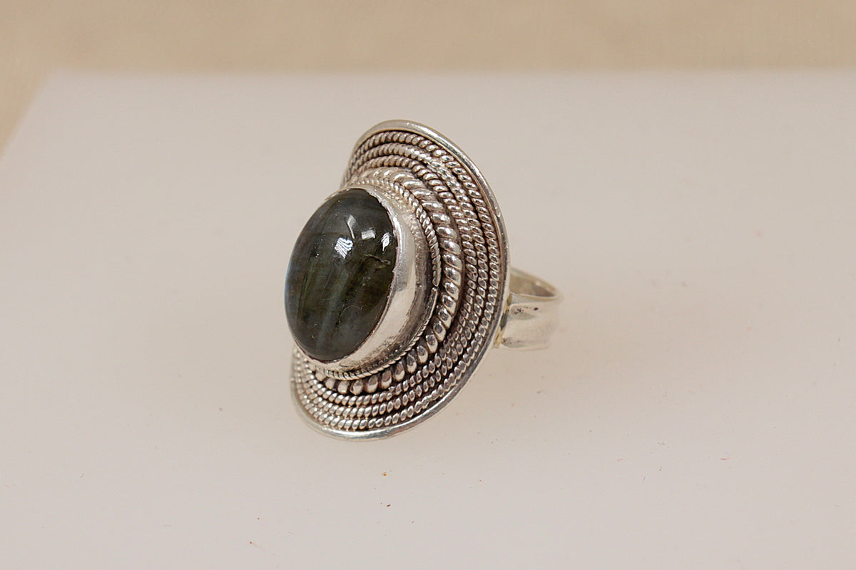 Sterling Silver Labradorite ‘Suarti’ Style Statement Ring
