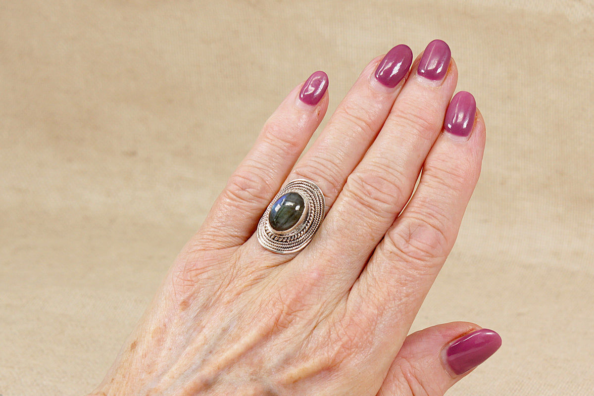 Sterling Silver Labradorite ‘Suarti’ Style Statement Ring