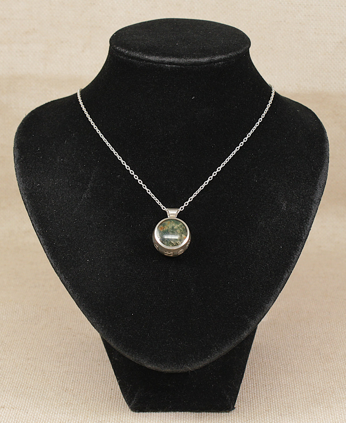 Vintage 1978 Sterling Silver Double-Sided Agate Pendant & Chain Necklace