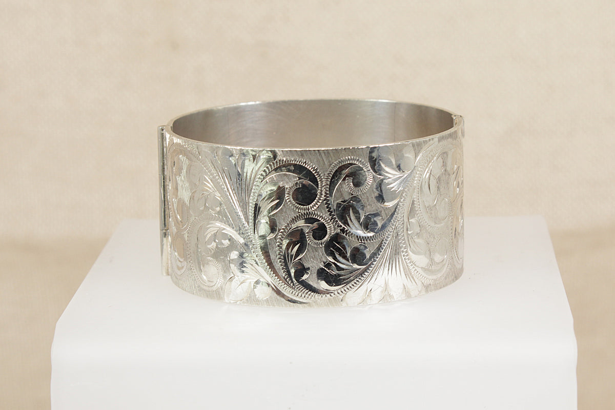 Outstanding Vintage Sterling Silver Hinged Cuff Bangle, 1976