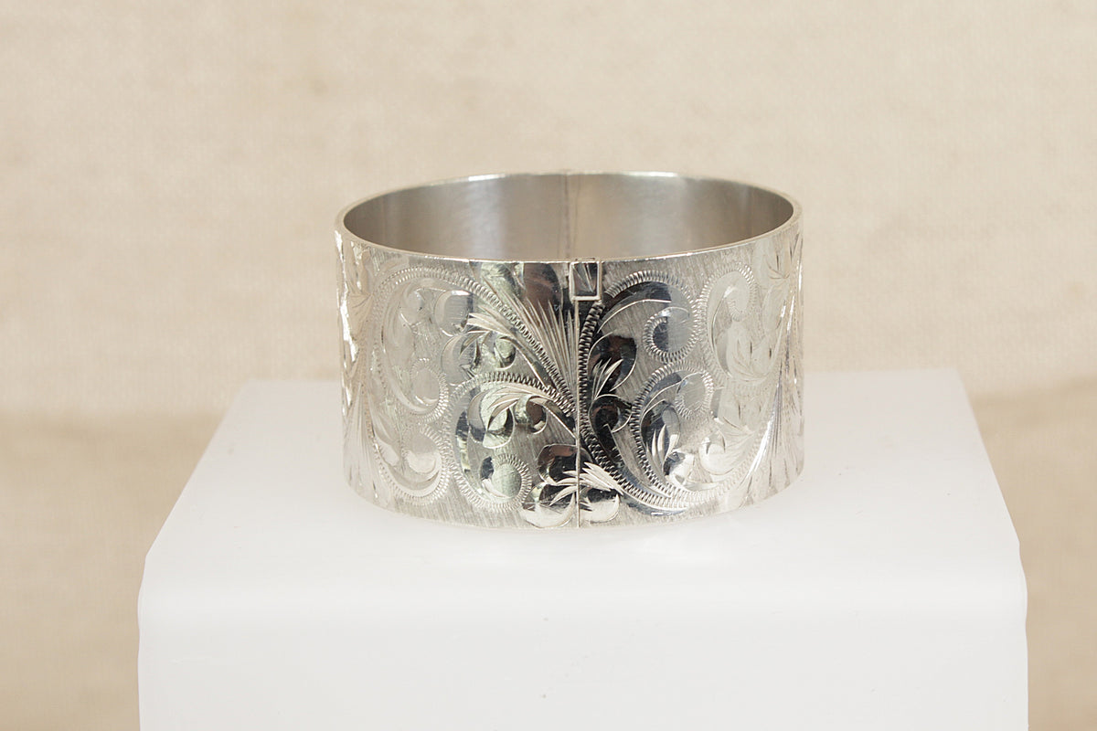 Outstanding Vintage Sterling Silver Hinged Cuff Bangle, 1976