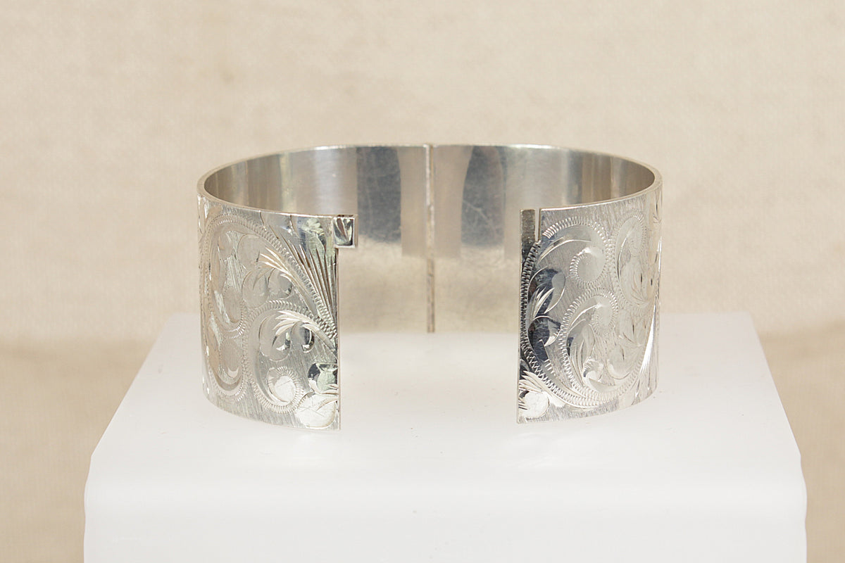 Outstanding Vintage Sterling Silver Hinged Cuff Bangle, 1976