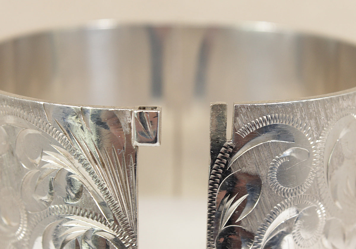 Outstanding Vintage Sterling Silver Hinged Cuff Bangle, 1976