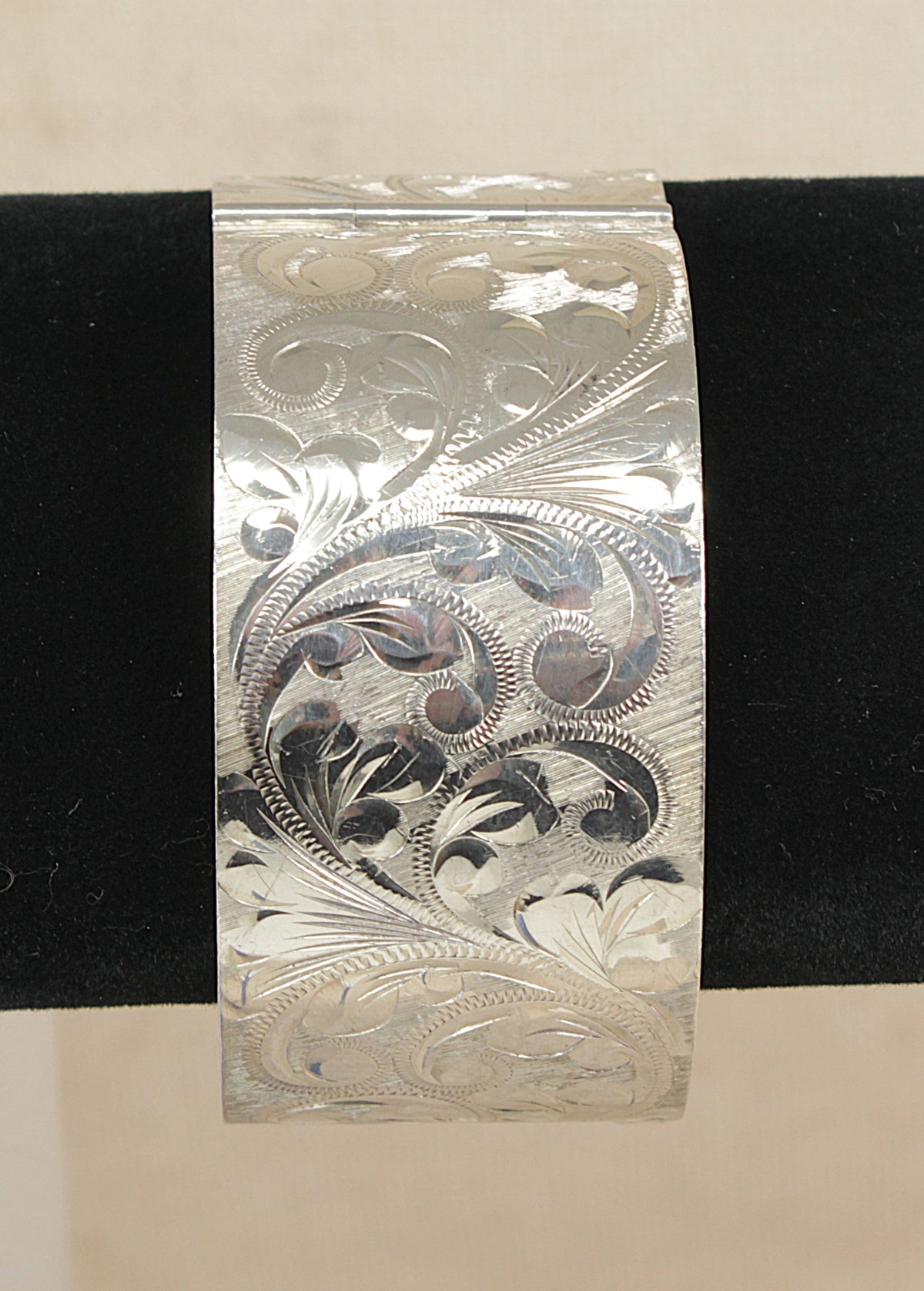 Outstanding Vintage Sterling Silver Hinged Cuff Bangle, 1976
