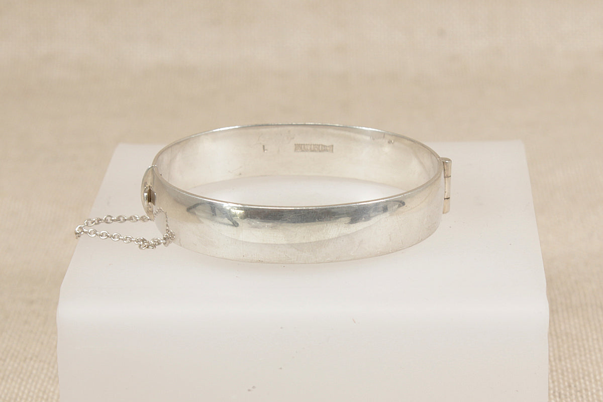 Vintage 1961 Solid Sterling Silver Hinged Bangle